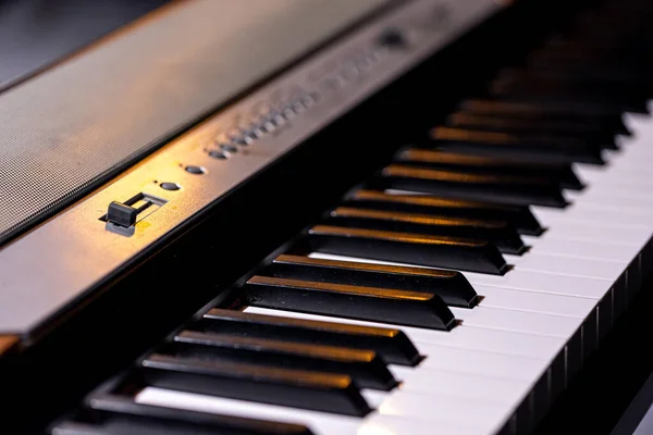 Primer Plano Las Teclas Sintetizador Piano Electrónico — Foto de Stock