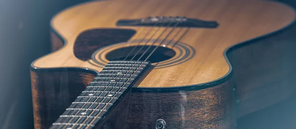 Acoustic Guitar Beautiful Wood Black Background Beautiful Light — Stock Photo, Image