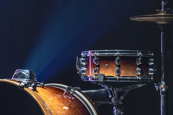 Schlagzeug Set Einem Dunklen Raum Mit Schöner Beleuchtung Snare Drum — Stockfoto