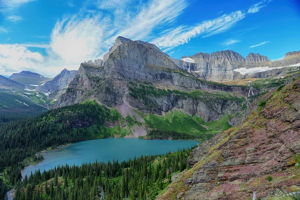 Grinnell gletsjer en lake in Glacier National Park in de zomer — Stockfoto