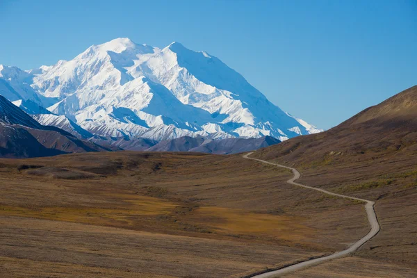 Cima innevata del Monte McKinley, Denali National Park, Alaska, Stati Uniti — Foto Stock