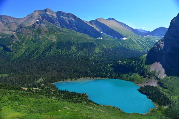 Grinnell lake in Glacier National Park in summer — Stock Photo, Image