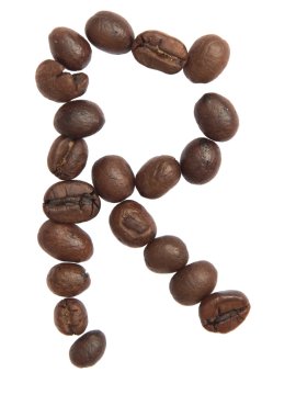 İzole alfabesi; R hale gelen beyaz zemin üzerine kahve çekirdeği