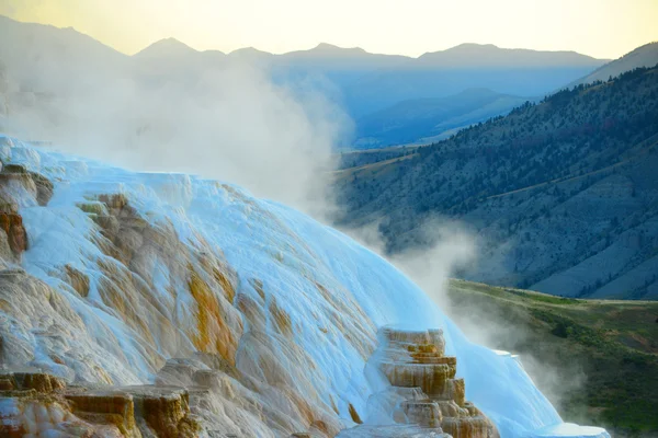 Termas de mamut en Yellowstone — Foto de Stock