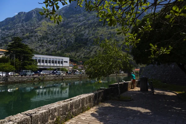 güneşli Karadağ - Güney Avrupa'da bir ülkede