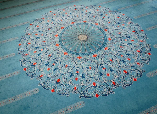 Renkli dekoratif saksılar