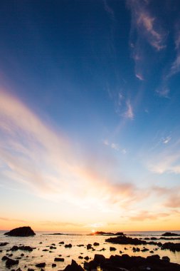 Sahilden görülen günbatımı