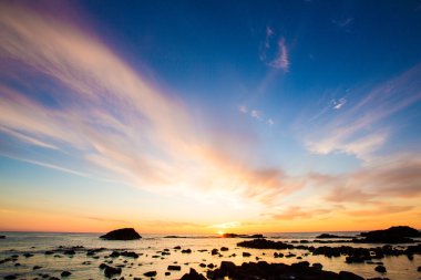 Sahilden görülen günbatımı