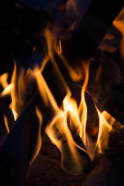 화재와 검정색 배경 — 스톡 사진