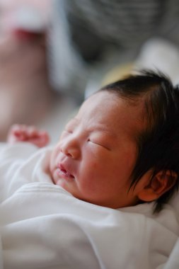 Japonya'da yeni doğan bebek