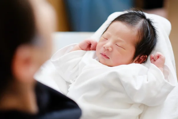 Japonya'da yeni doğan bebek