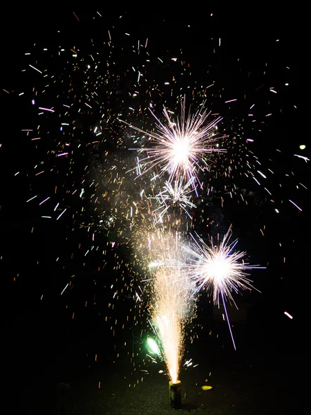 Feuerwerk im Sommer naiv — Stockfoto