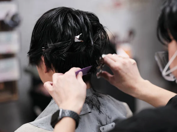 Mężczyzna Cięcia Włosów Japonii — Zdjęcie stockowe