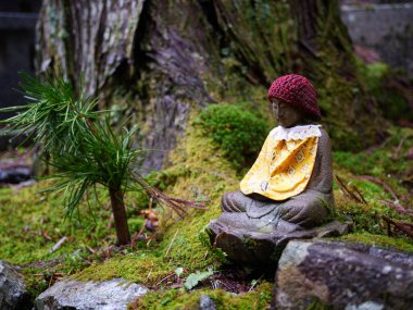 Japonya 'da Jizo Bodhisattva