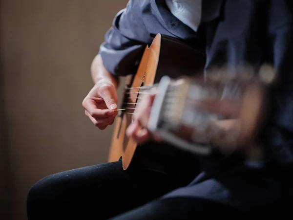 Die Person Die Gitarre Spielt — Stockfoto