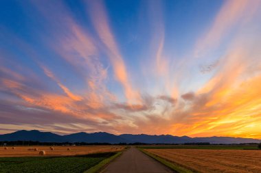 Yaz Hokkaido 'da günbatımı manzarası