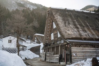 Shirakawago, Japonya kışı.