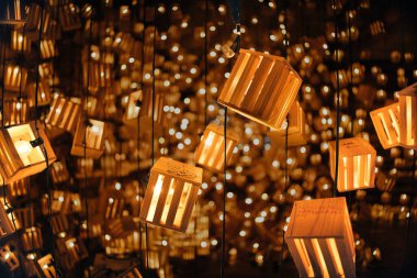 Kış festivalinde çok fener olur.