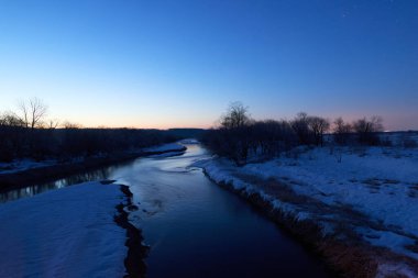 Otowa Köprüsü 'nden kış nehri manzarası
