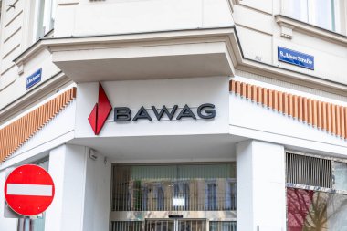 Viyana, Avusturya - 15 Aralık 2025: Viyana, Avusturya 'da banka binası. Ön cephede BAWAG logosu belirgin bir şekilde yer alıyor. Yakınlarda 