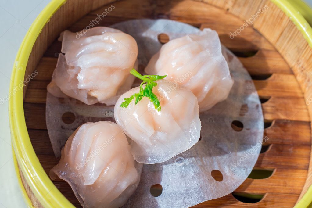 Быстрый и вкусный ужин. Почему на пару полезнее. Девушка ест парня. Овощи на пару. Почему на пару полезнее.