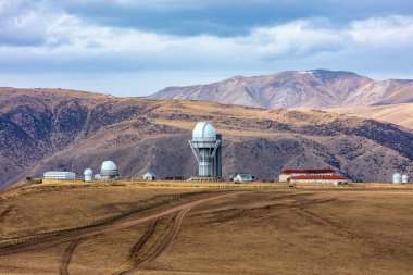 Dağ sırasının güzel manzarası