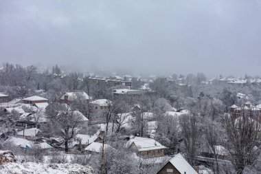 Şehirle bir kış günü manzarası