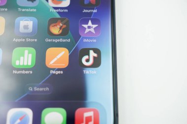 iPhone ana ekranında TikTok uygulaması