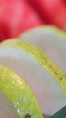 Tropik meyveler guava, karpuz, ejderha meyvesi ve tutku meyvesi. Yüksek kalite 4k görüntü