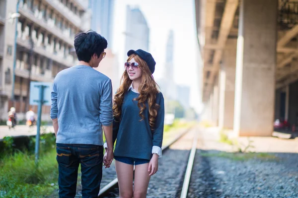 Couple standing pose . And wearing sunglasses — Stock Photo, Image