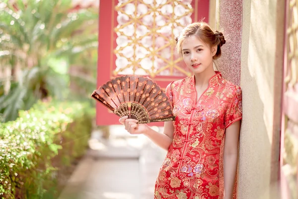 The Asian Chinese woman in Traditional Chinese — Stock Photo, Image