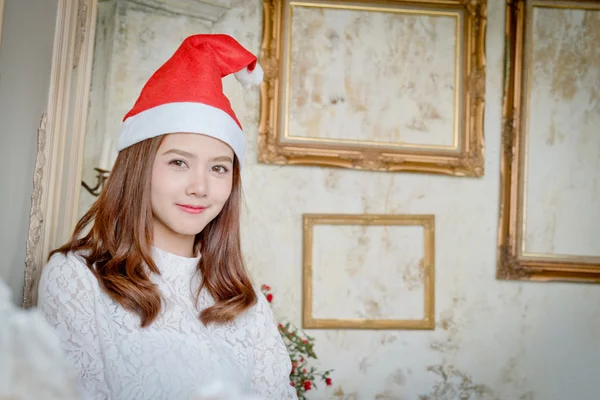 Beautiful girl in Christmas clothes. — Stock Photo, Image