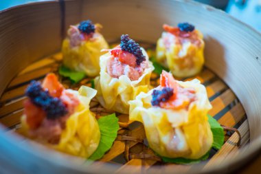 Sığır eti Suimai balsamik Shoyu salata sosu ile