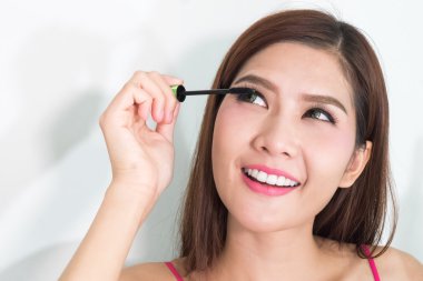 Maskara portre, uzun uygulama lashes. Rimel fırçası. Kirpik 