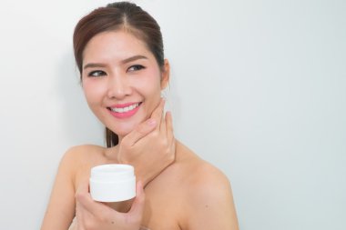 kadın, stüdyo beyaz zemin üzerine kapatın. Güzellik kadın yüzü w