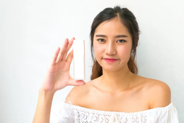 Girl with perfume, young beautiful woman holding bottle of perfu — Stock Photo, Image