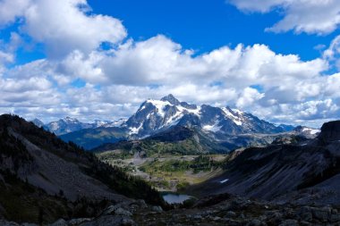 Dağ yolundan Kayak bölgesine. 