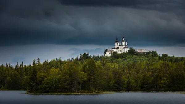 Weiße Nächte auf der Insel Solovetskiy. — Stockfoto