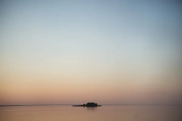 Pôr do sol calmo no mar — Fotografia de Stock