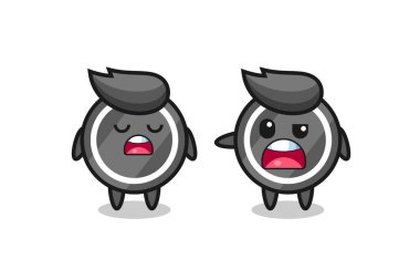 İki sevimli hokey topu karakteri, tişört, çıkartma ve logo elementi için şirin bir tasarım arasındaki tartışmanın gösterimi