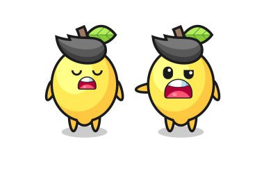 İki tatlı limon karakteri, tişört, çıkartma ve logo elementi için şirin bir tasarım arasındaki tartışmanın gösterimi