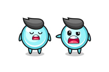 Tişört, çıkartma ve logo elementleri için şirin bir tasarım olan iki tatlı balon karakteri arasındaki tartışmanın gösterimi