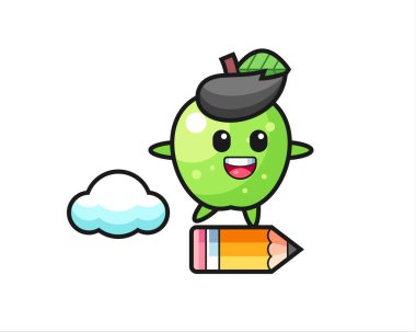 yeşil elma maskotu çizimi dev bir kalemle geziyor. Tişört, çıkartma, logo elementi için şirin bir tasarım.