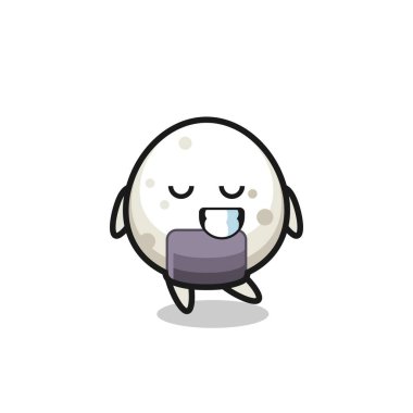 Utangaç bir ifadeyle onigiri çizgi film çizimi, tişört, etiket, logo ögesi için şirin bir tasarım