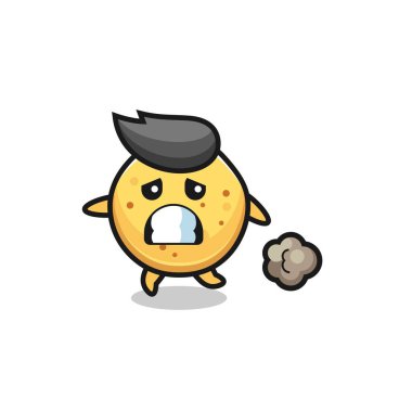 Korku içinde koşan patates cipsinin çizimi, şirin tasarım.