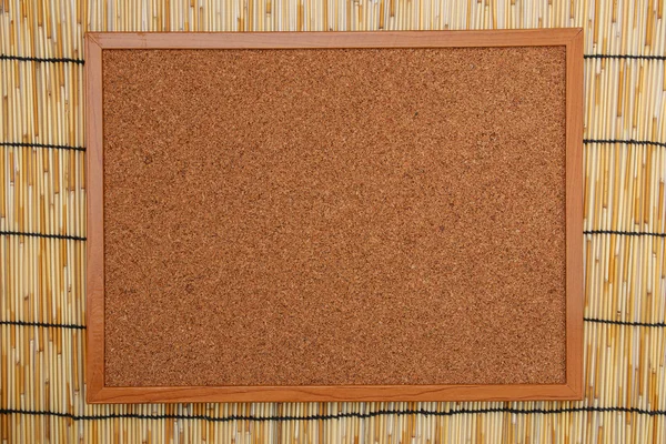 Bambu kör arka plan üzerinde mantar pano