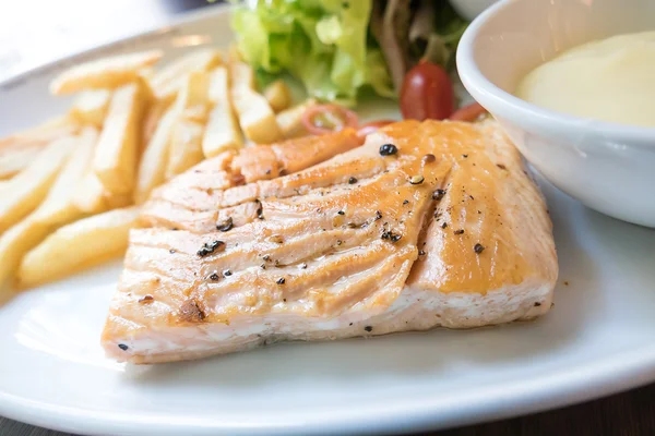 biftek somon siyah biber ile