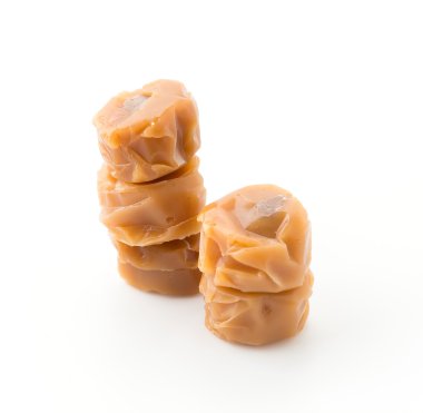 beyaz üzerine karamelli şeker 