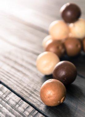 ahşap üzerine çikolata topu