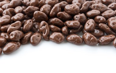 Üzümlü çikolata ile